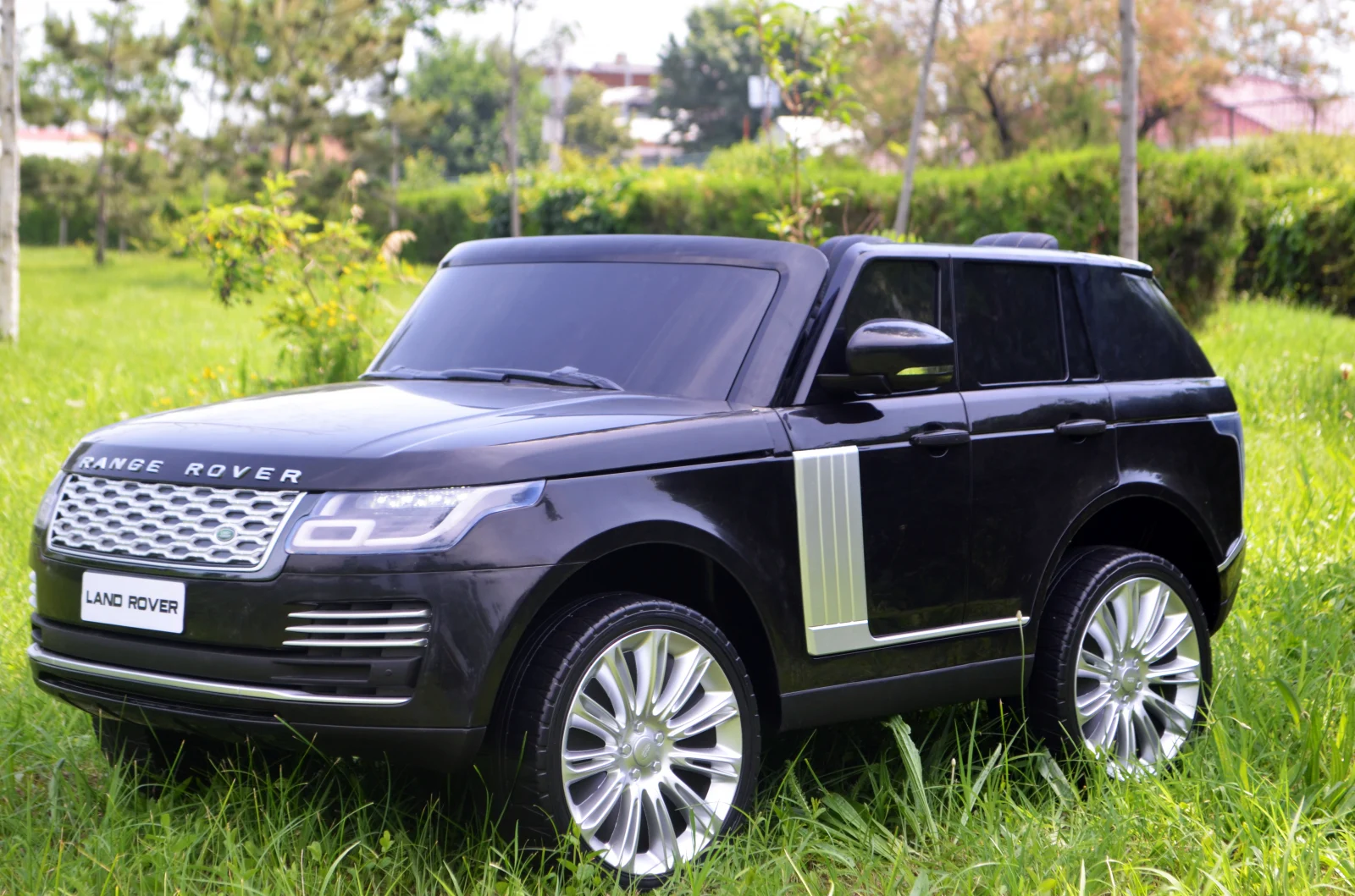 Masinuta electrica copii Range Rover Vogue HSE, 4x4, 180W, echipare DELUXE, player MP4, neagra [4]