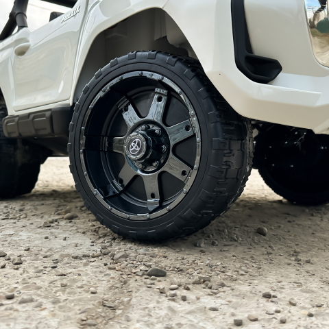 Licensed ride-on car Toyota Hilux 2020, 4x4 180W 12V 14Ah, premium, white [12]