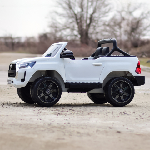 Licensed ride-on car Toyota Hilux 2020, 4x4 180W 12V 14Ah, premium, white [4]