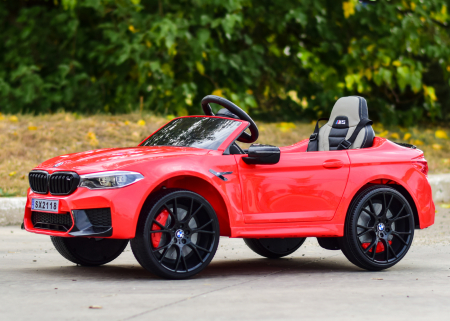 Masinuta electrica cu licenta Bmw M5 Competition, 24V, 500W cu scaun tapitat, editie drift, rosie [3]