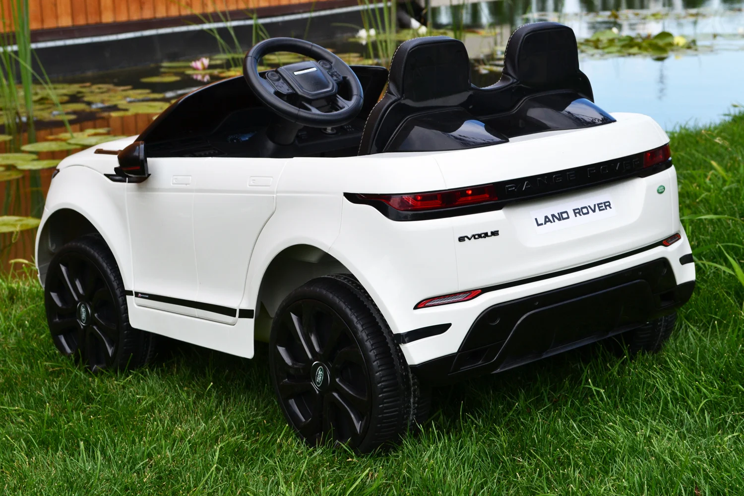 Licensed electric ride-on car for children Range Rover, 4x4, 140W, 12V, Premium, white [4]