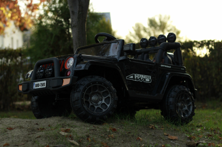Kinderauto BJ7588 Ride-On off road car for children, 90W, 12V, leather seat, black [7]