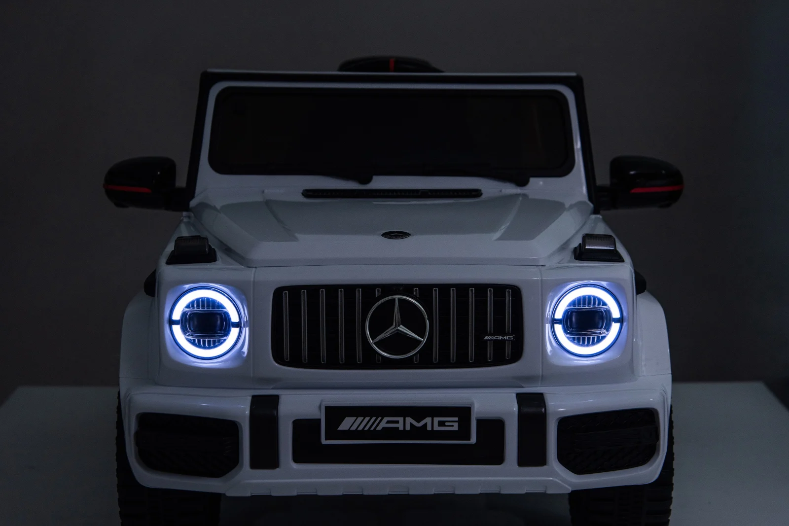 Mercedes G63 AMG 4x4 Electric Ride-On Car for Children, 120W, 12V, Premium Edition, White [4]