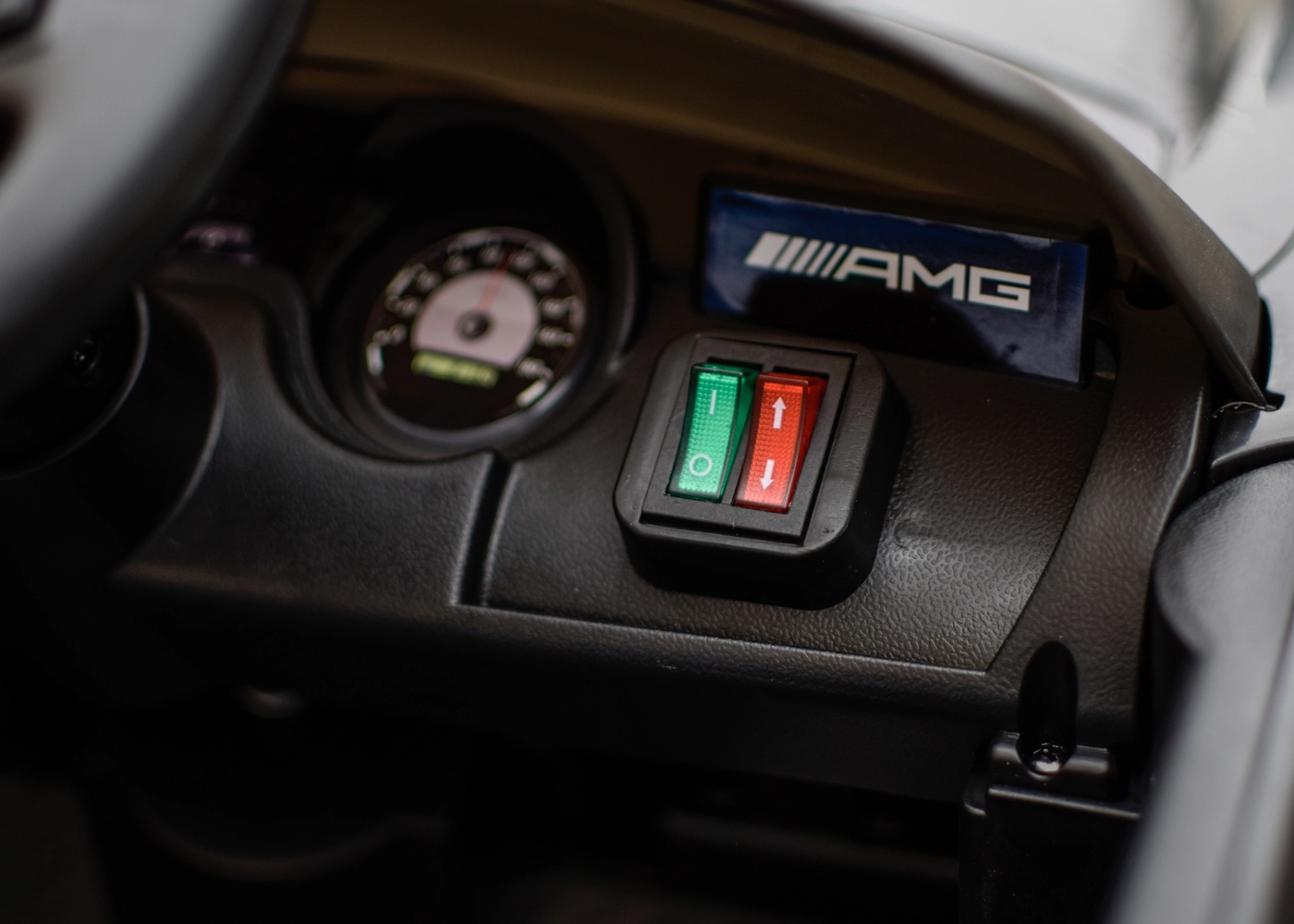 Masinuta electrica pentru copii cu licenta Mercedes-Benz AMG GT-R, 50W 12V, culoare Negru [10]