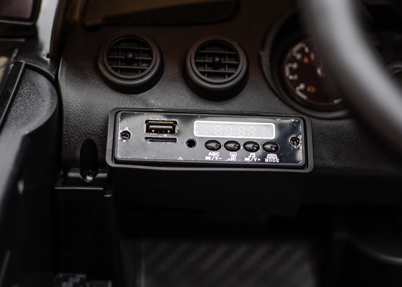 Masinuta electrica pentru copii cu licenta Mercedes-Benz AMG GT-R, 50W 12V, culoare Negru [9]
