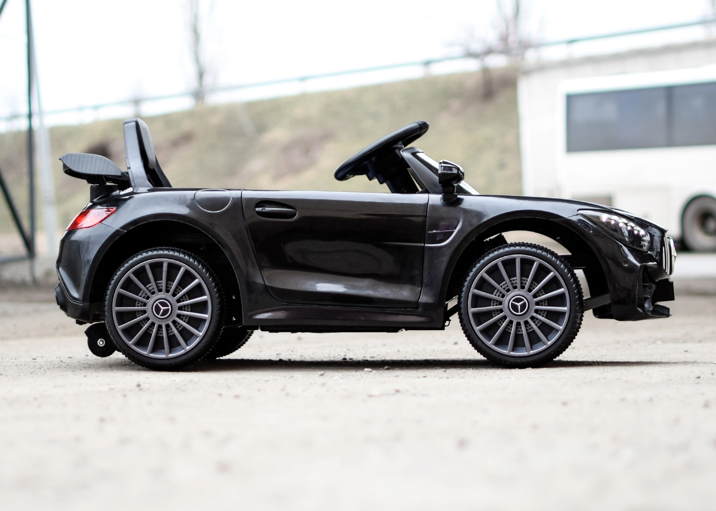 Masinuta electrica pentru copii cu licenta Mercedes-Benz AMG GT-R, 50W 12V, culoare Negru [16]