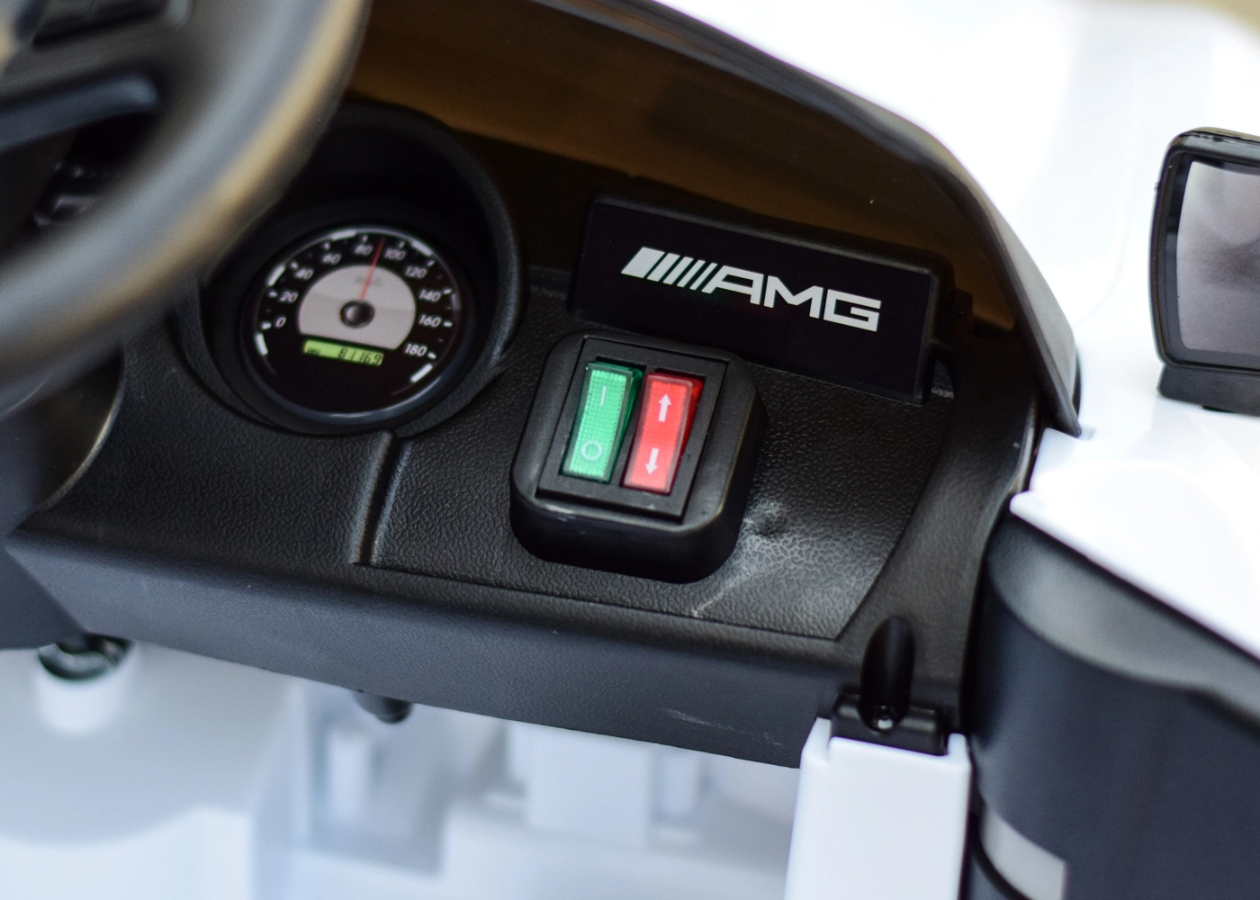 Masinuta electrica pentru copii cu licenta Mercedes-Benz AMG GT-R, 50W 12V, alba [11]