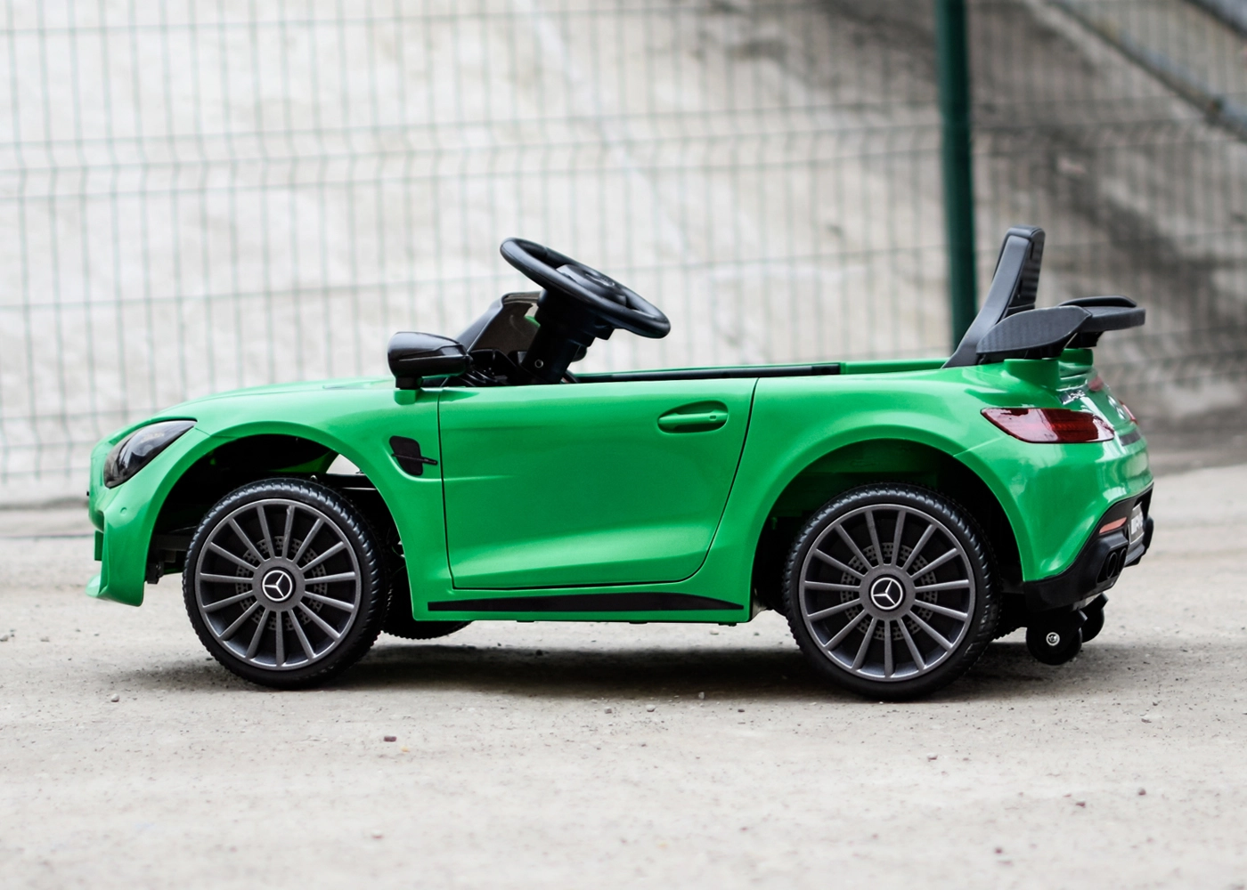 Masinuta electrica pentru copii cu licenta Mercedes-Benz AMG GT-R, 50W 12V, verde [7]