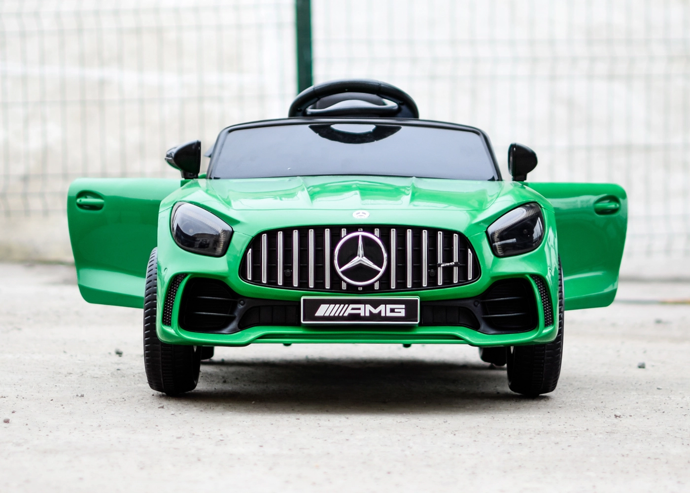 Masinuta electrica pentru copii cu licenta Mercedes-Benz AMG GT-R, 50W 12V, verde [3]