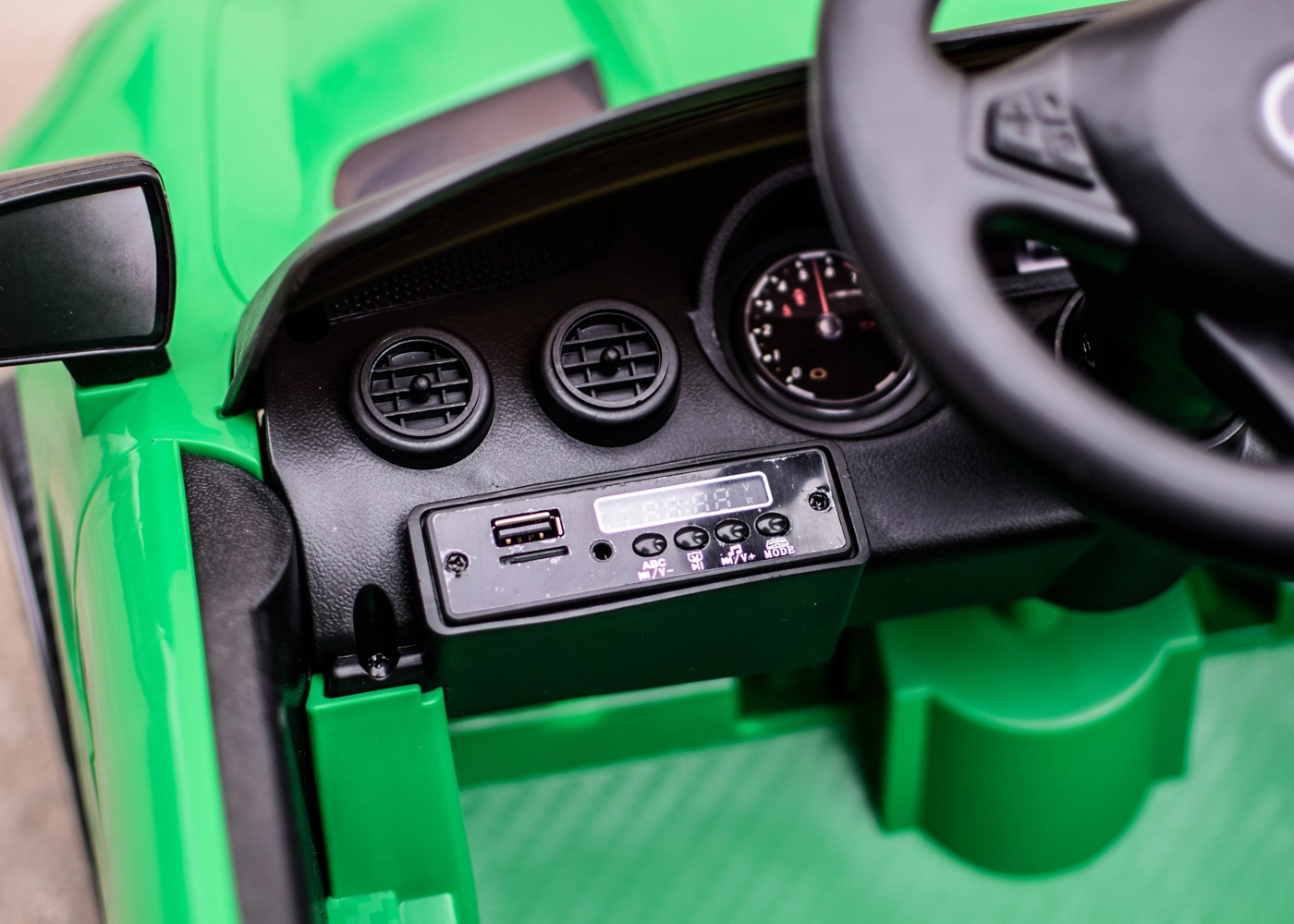 Masinuta electrica pentru copii cu licenta Mercedes-Benz AMG GT-R, 50W 12V, verde [18]