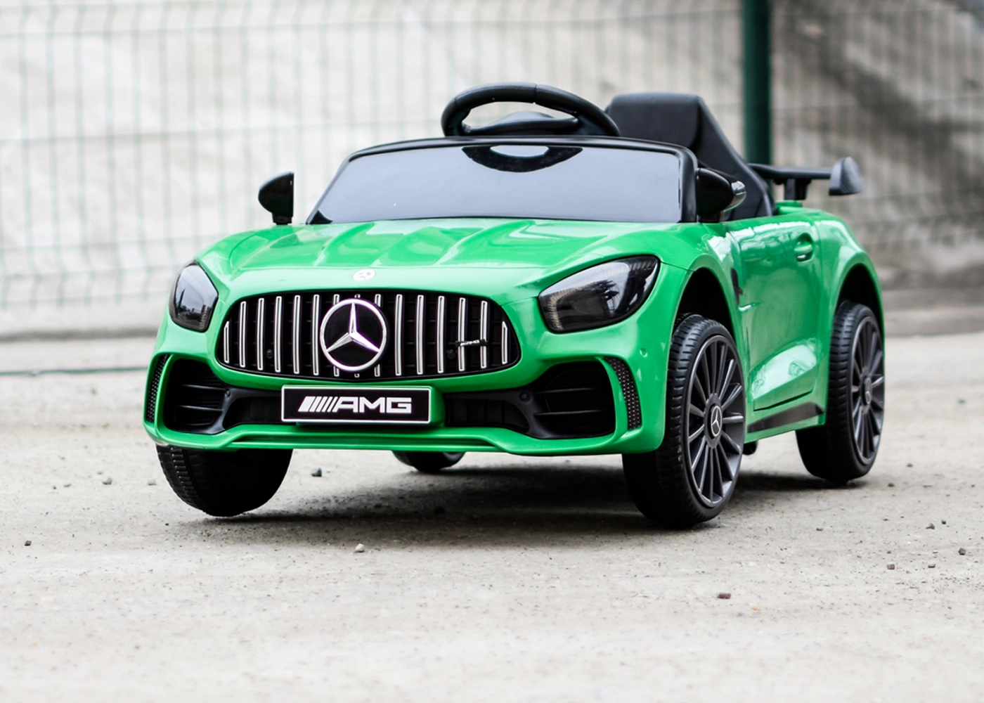 Masinuta electrica pentru copii cu licenta Mercedes-Benz AMG GT-R, 50W 12V, verde [1]