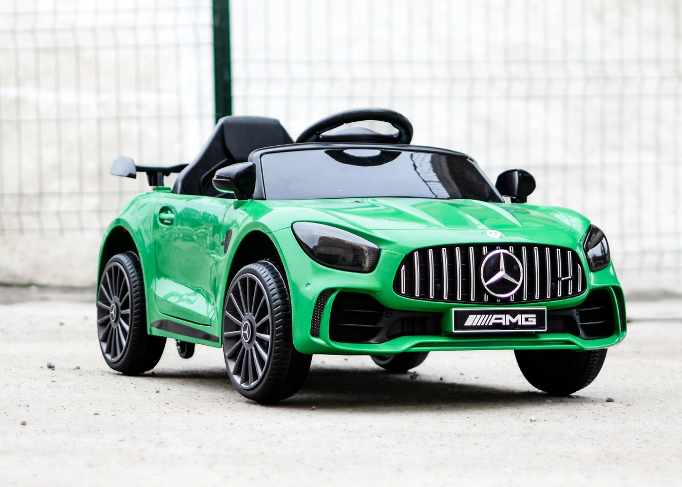 Masinuta electrica pentru copii cu licenta Mercedes-Benz AMG GT-R, 50W 12V, verde [9]