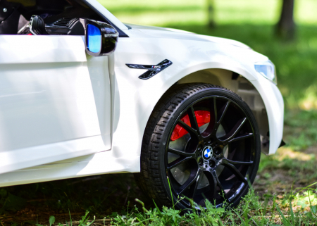 Masinuta electrica pentru copii + hoverboard, BMW M5 Competition 24V 14Ah premium, alb [9]