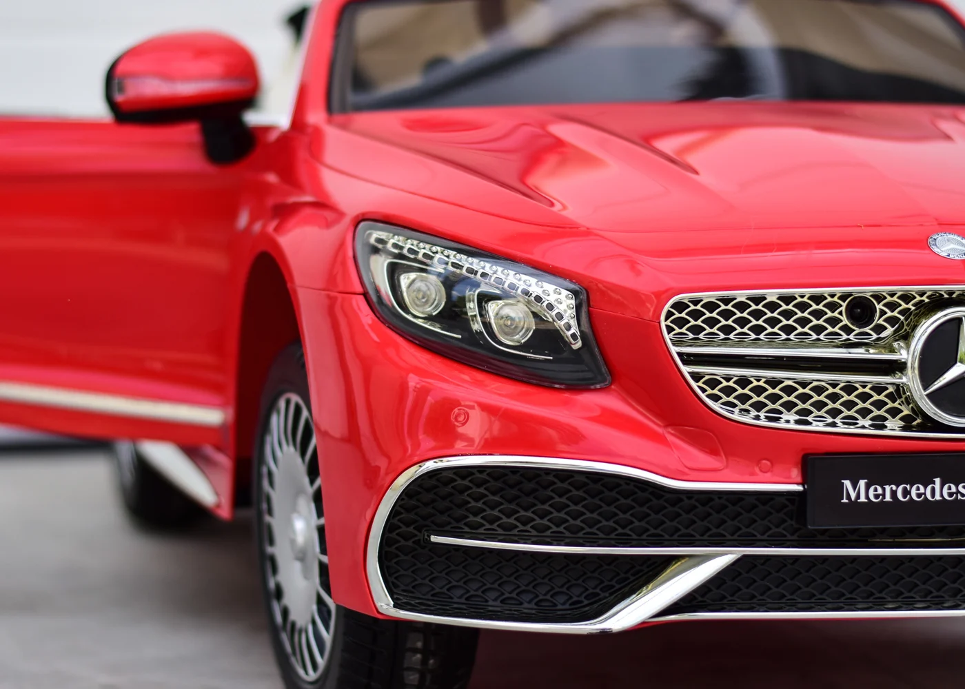 Masinuta electrica pentru fetite Mercedes S650 MAYBACH, 70W 12V, Premium, rosie [3]