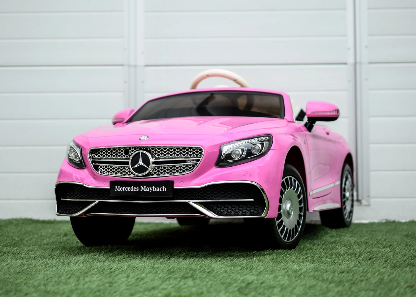 Licensed electric ride-on car for children Mercedes S650 MAYBACH, 70W 12V, premium, pink [1]