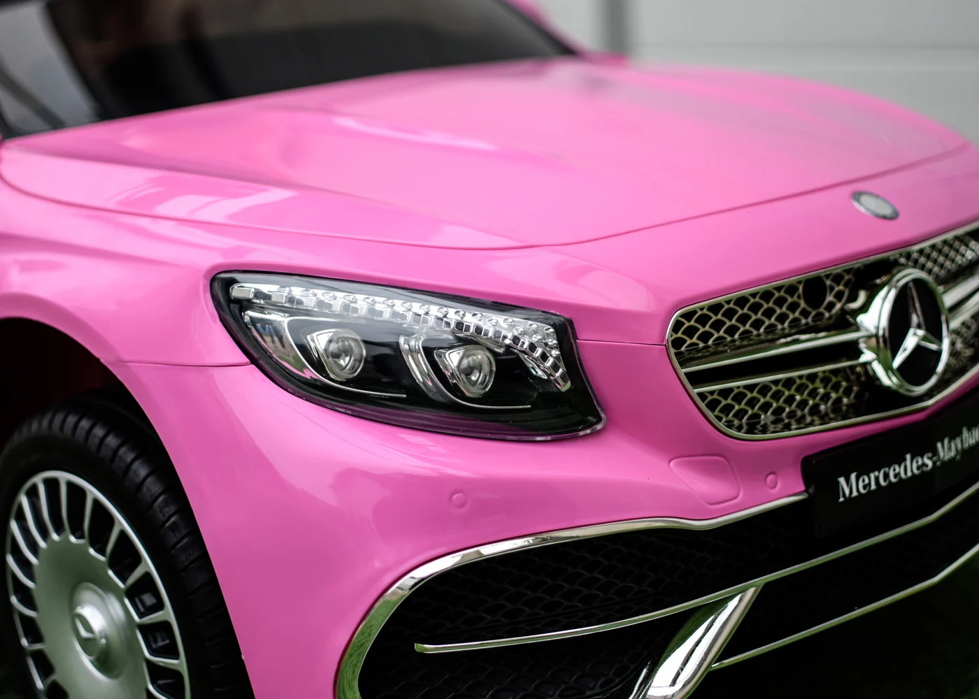 Licensed electric ride-on car for children Mercedes S650 MAYBACH, 70W 12V, premium, pink [10]