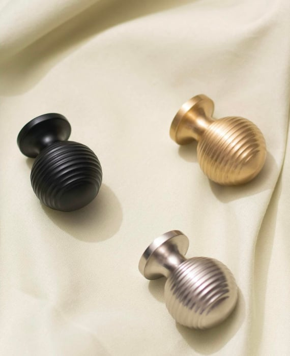 Buton mobila HK0400 30x44 mm, alama [3]