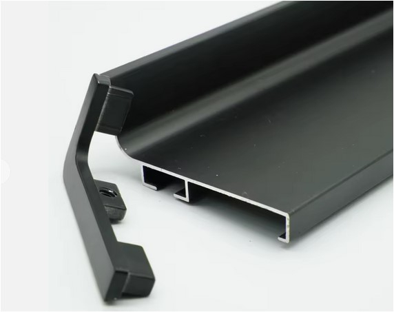 Profil din aluminiu tip GOLA orizontal „J”, H 60 mm., lungime 4,2 m finisaj negru mat [3]