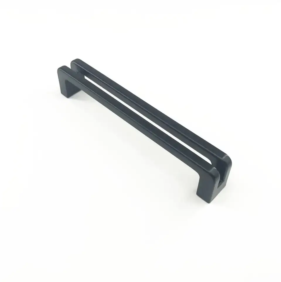 Mânere, butoni, ag. cuier - Maner mobila 63135 192 mm, negru mat