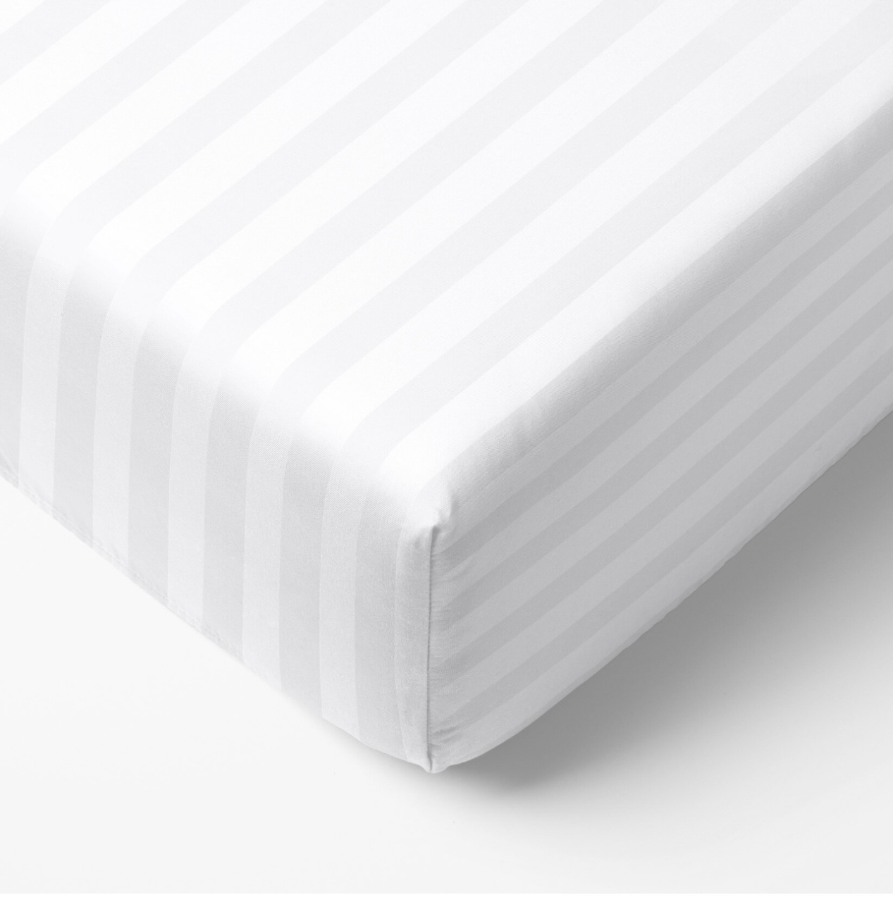 Cearceaf de pat cu elastic Damasc, densitate 160 gr/mp, 25 inaltime, dungi 2 cm, Alb [6]