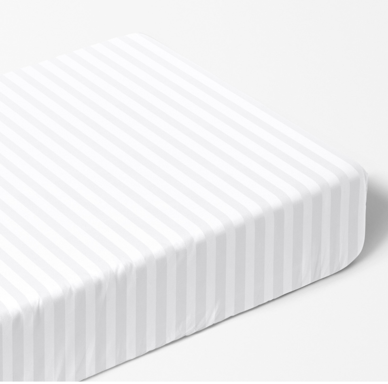 Cearceaf de pat cu elastic Damasc, densitate 160 gr/mp, 25 inaltime, dungi 2 cm, Alb [5]