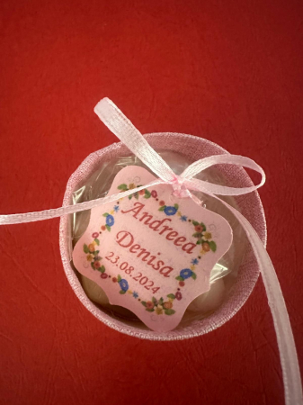 Marturii botez fetita - Caseta cilindru cu material textil si decoratiune din lemn [7]
