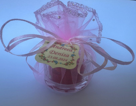 Marturii botez fetita – lumanare trandafir rosu cu tulle roz si eticheta personalizata [5]