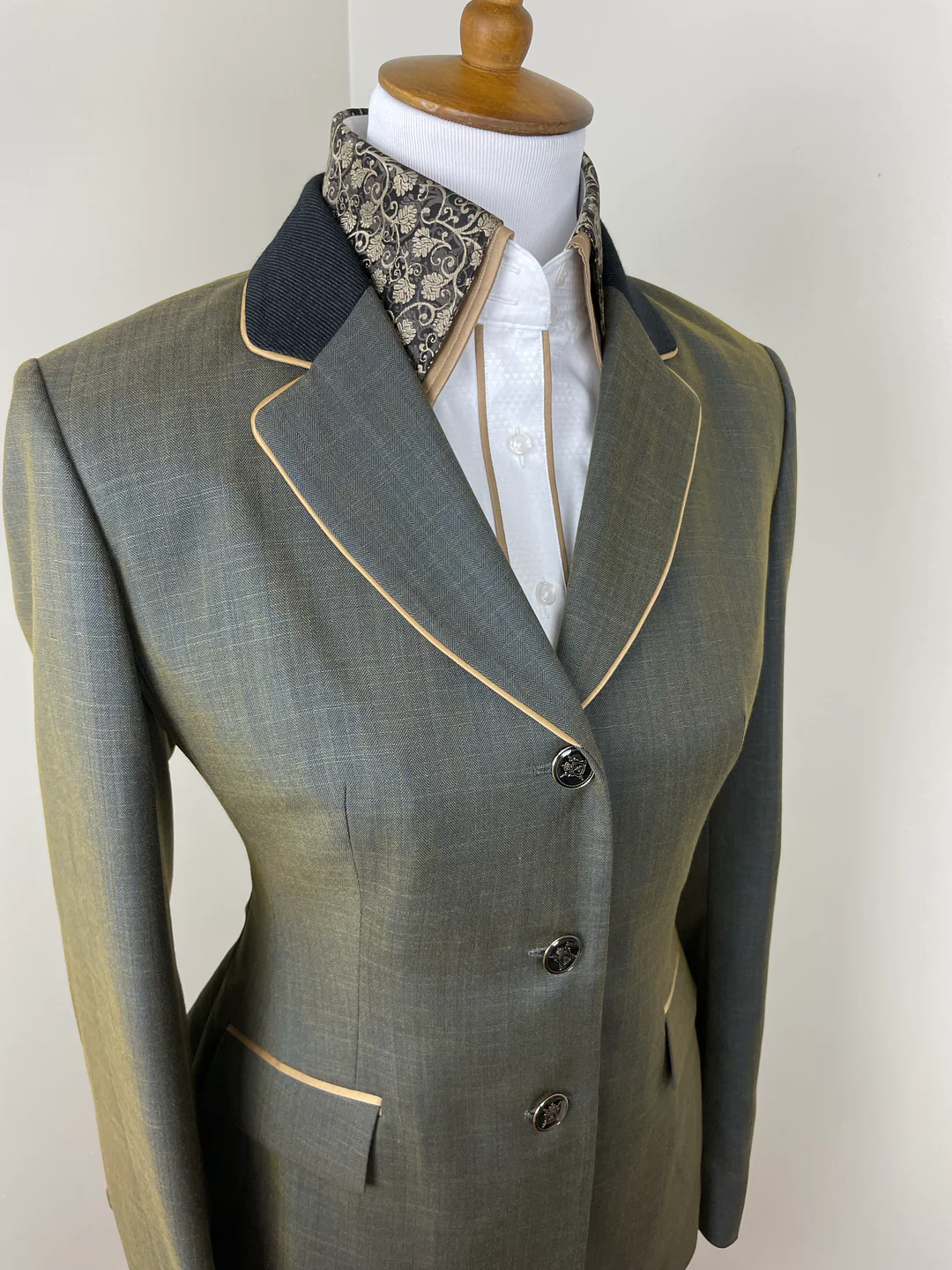 Costume dama elegante - Costum dama elegant Cusago