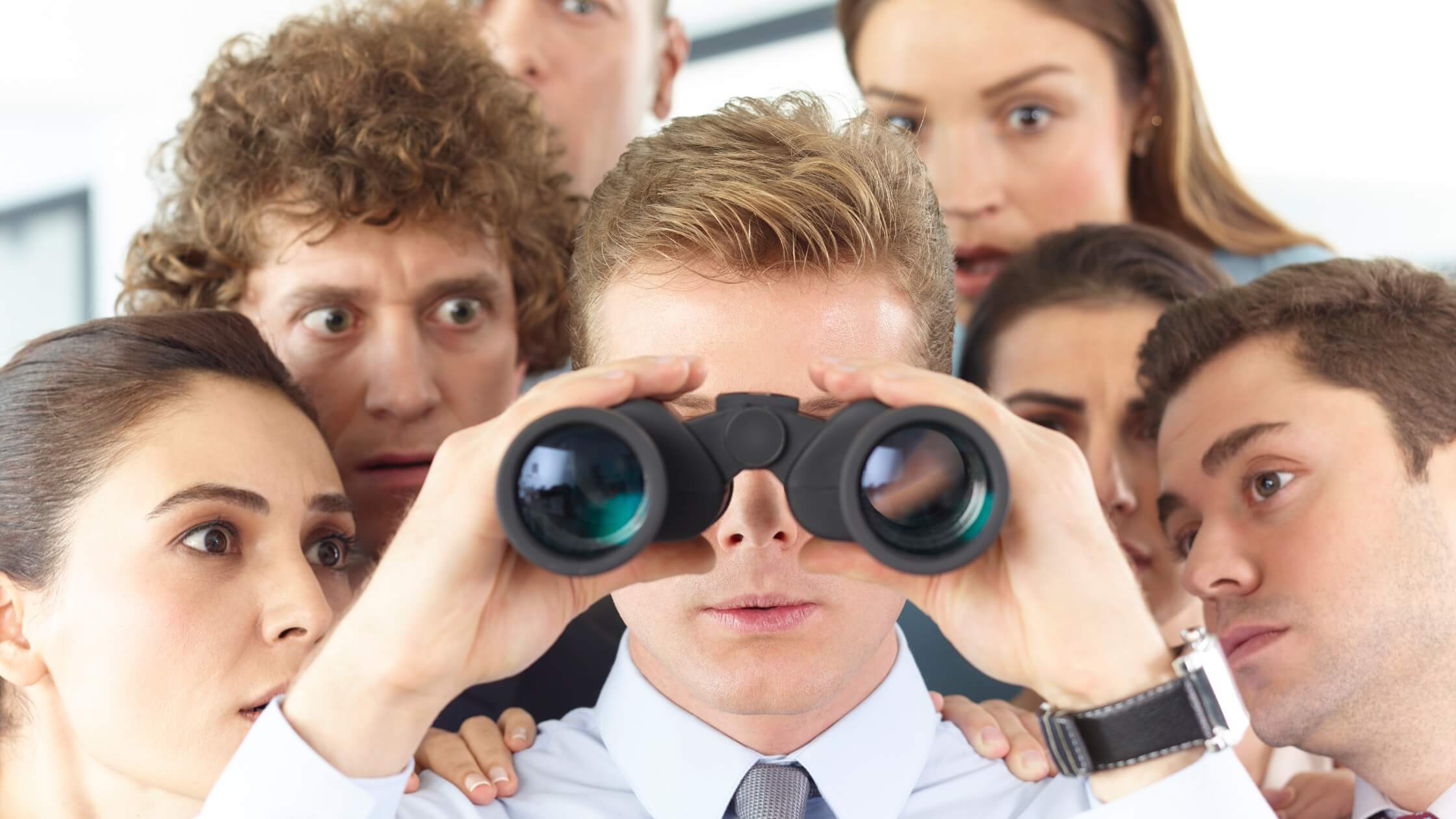 binoclu profesional cu infrarosu de vanatoare