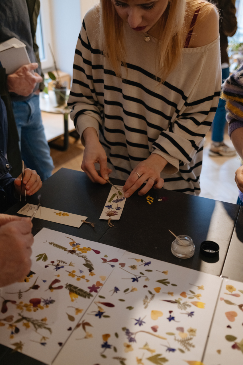 Atelier creativ cu flori presate 17 iunie 2026 - Ototo Station [5]