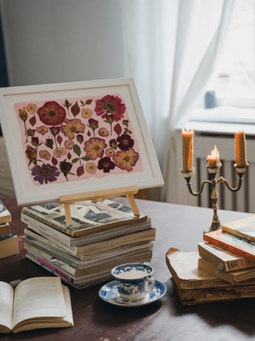 Printuri de arta - Gradina cu trandafiri - print de arta cu flori presate traditional, hartie premium, inramat, dimensiuni personalizate, cadou ideal pentru casa