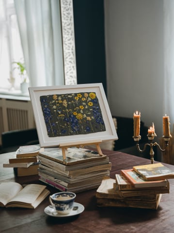 Printuri de arta - Intre Cer si Pamant - print de arta cu flori presate traditional, hartie premium, inramat, dimensiuni personalizate, cadou ideal pentru casa