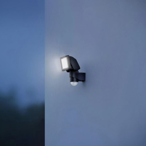 Reflector LED LS 150 S cu detector de miscare negru [1]