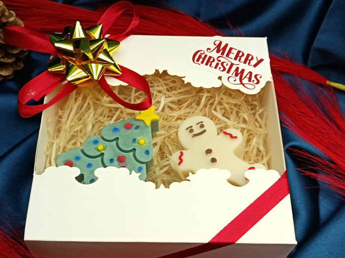 set-cadou-craciun-lumanare-bradut-om-de-zapada-merry-christmas.jpg [2]
