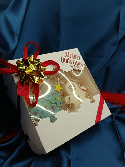 set-cadou-craciun-lumanare-bradut-om-de-zapada-merry-christmas.jpg [3]