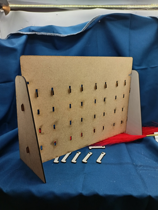 stand-brelocuri-personalizat-32-agatatori-pfl-alb-display [3]