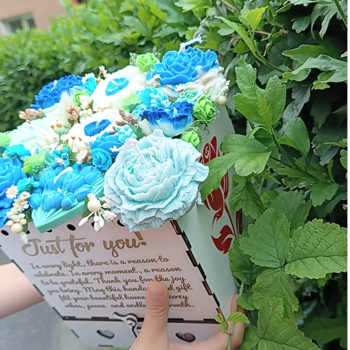 Blue Serenity Luxury Box – Cadou Exclusiv Handmade cu Lumânări Florale [12]