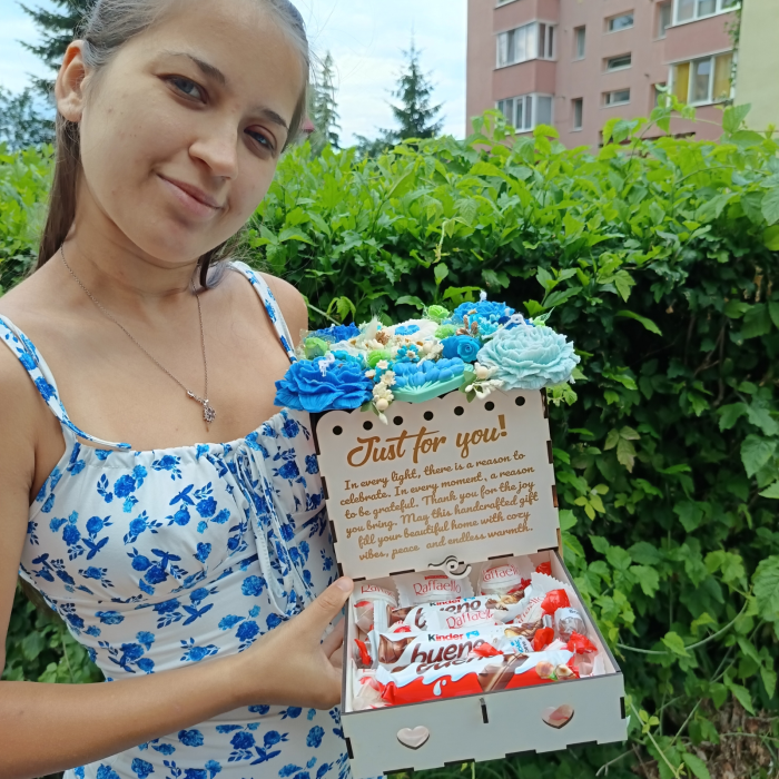 Blue Serenity Luxury Box – Cadou Exclusiv Handmade cu Lumânări Florale [5]
