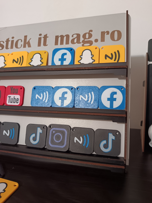 breloc-nfc-3d-personalizat-social-media-wifi [8]