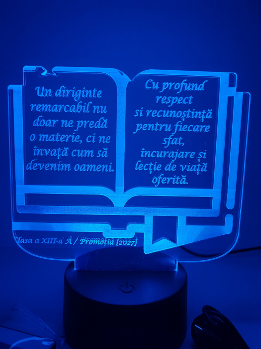 lampa-3d-absolvire-cadou-absolvent-16-culori-telecomanda-usb.jpg [7]