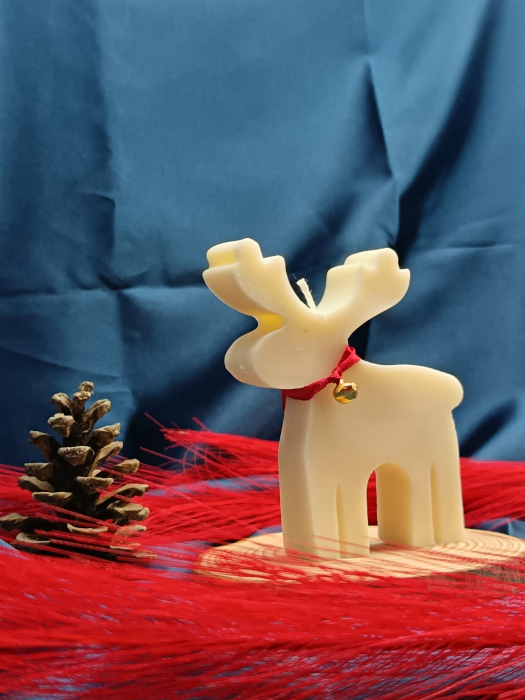 lumanare-parfumata-ren-cu-fular-rosu-si-clopotel-95x85cm-70g-stickitmag.jpg [4]