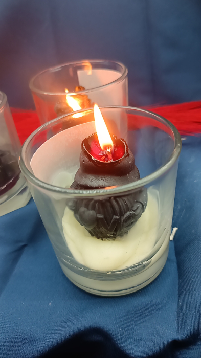 lumanare-parfumata-flacara-tacerii-exterior-negru-interior-rosu [6]