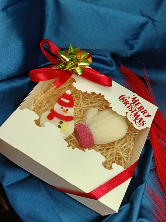 set-cadou-craciun-lumanare-manusa-om-de-zapada-merry-christmas.jpg [2]