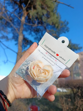 lumanare-parfumata-martisor-ceara-soia-floare-inima-la-multi-ani-1-martie-stickitmag [2]