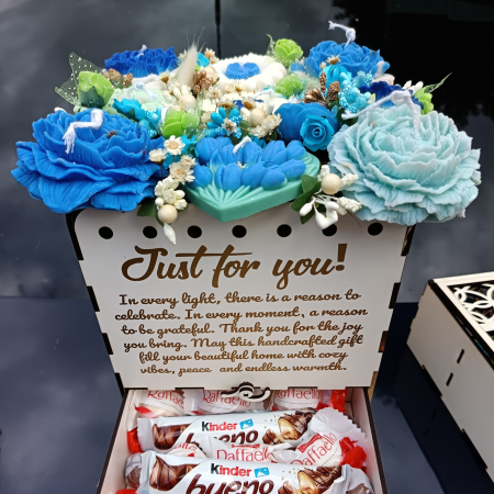 Blue Serenity Luxury Box – Cadou Exclusiv Handmade cu Lumânări Florale [8]