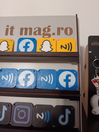 breloc-nfc-3d-personalizat-social-media-wifi [3]