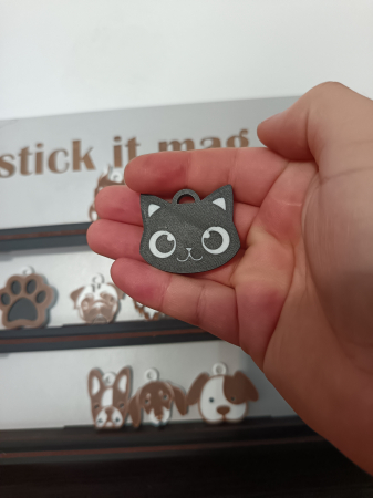 brelocuri-personalizate-caini-alb-maro-rase-diferite [1]