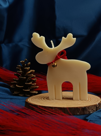 lumanare-parfumata-ren-cu-fular-rosu-si-clopotel-95x85cm-70g-stickitmag.jpg [1]