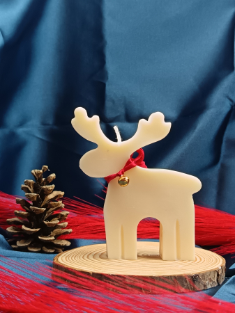 lumanare-parfumata-ren-cu-fular-rosu-si-clopotel-95x85cm-70g-stickitmag.jpg [2]