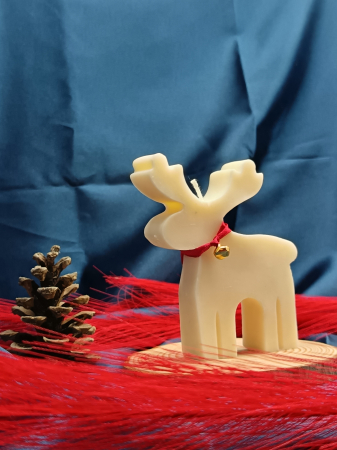 lumanare-parfumata-ren-cu-fular-rosu-si-clopotel-95x85cm-70g-stickitmag.jpg [3]